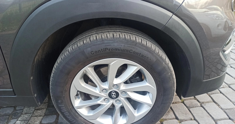 Hyundai Tucson cena 71900 przebieg: 77700, rok produkcji 2016 z Łask małe 596